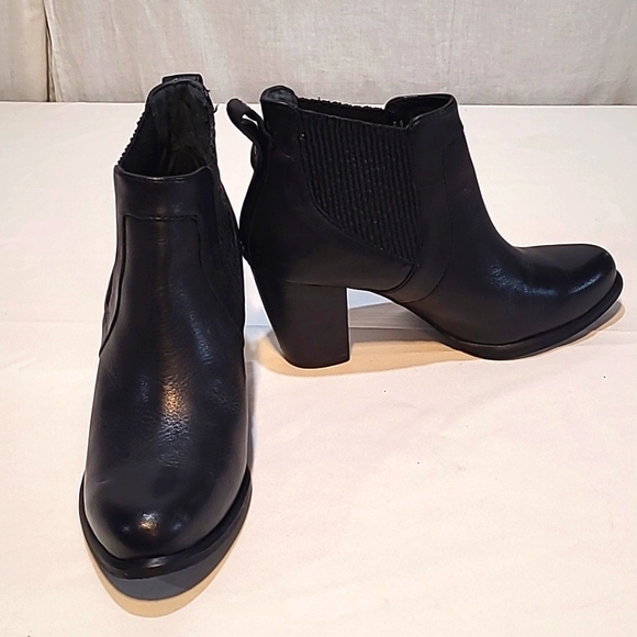 UGG Black Leather Boots - Picture 4 of 7